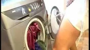 Girl piss in the washing machine